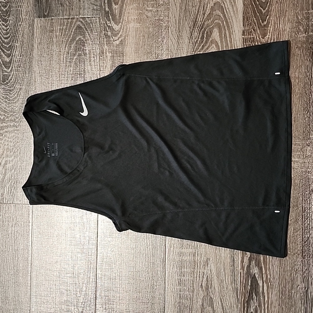 ⛅️ Nike 'city sleek' Tank Top ⛅️